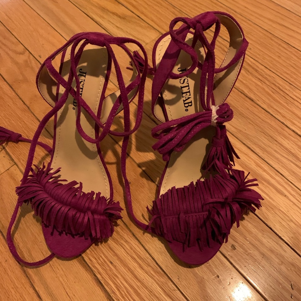 BRAND NEW MAGENTA FRINGE HEELS